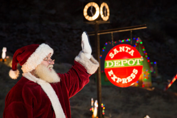 tight-crop-santa-waving-at-santa-express-in-north-pole