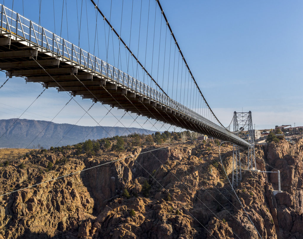 are dogs allowed at the royal gorge bridge