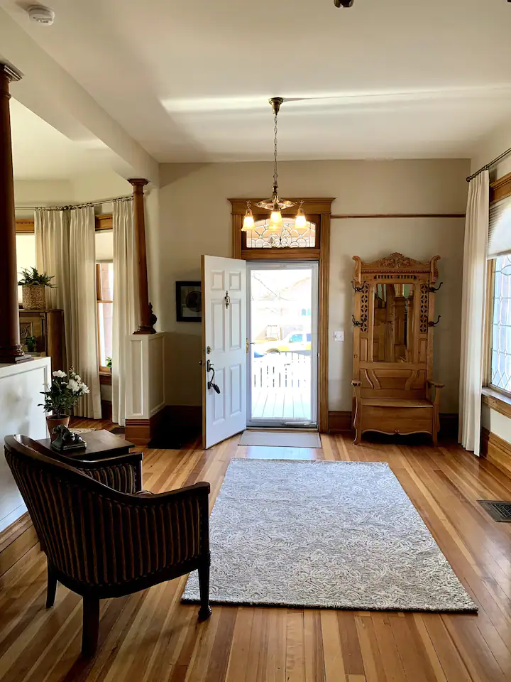 Fairview Entryway